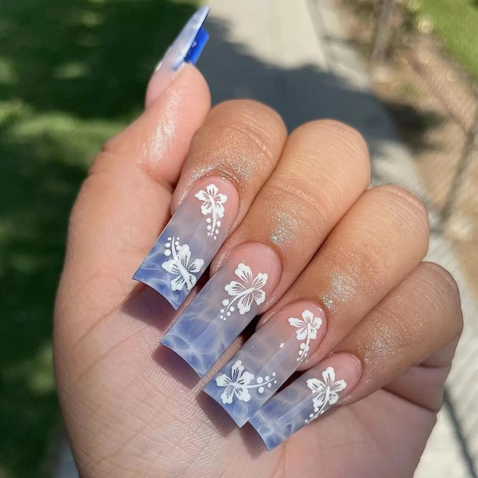 Get Beach Vibes Nails for Less – Summer Savings on Trendy Nail Designs.